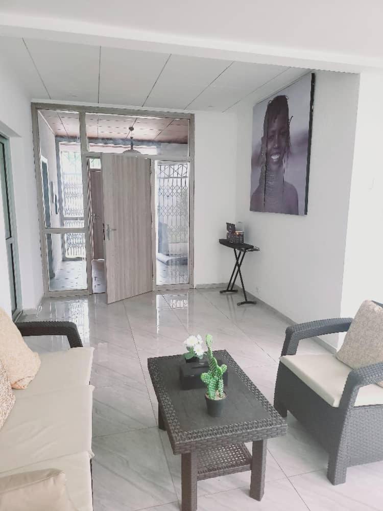 Capitole Hotel Abidjan Exterior photo