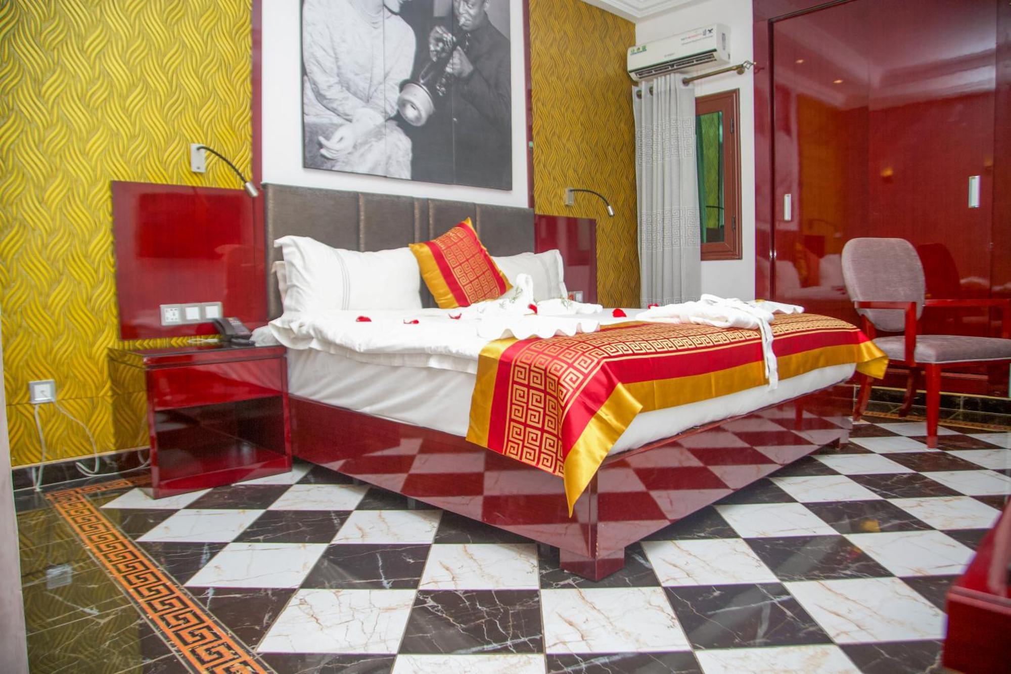 Capitole Hotel Abidjan Exterior photo